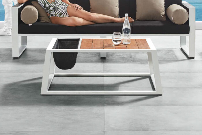 Table basse teck et alu blanc