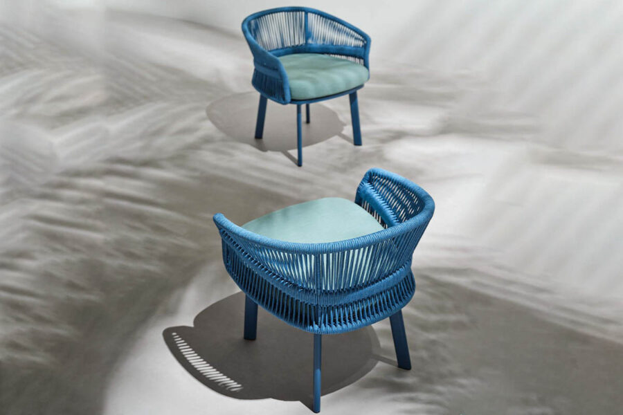 chaise de jardin imitation rotin bleu AIO