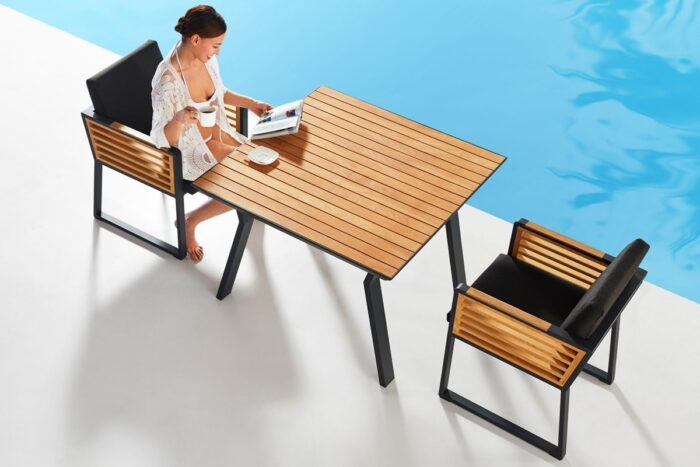 Chaises et table de jardin 4 personnes Aluminium noir et teck NEW-YORK