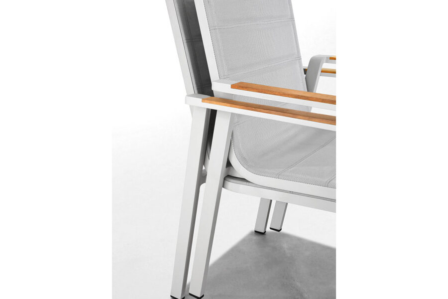 Chaises de jardin haut de gamme empilables en aluminium blanc Nofi.