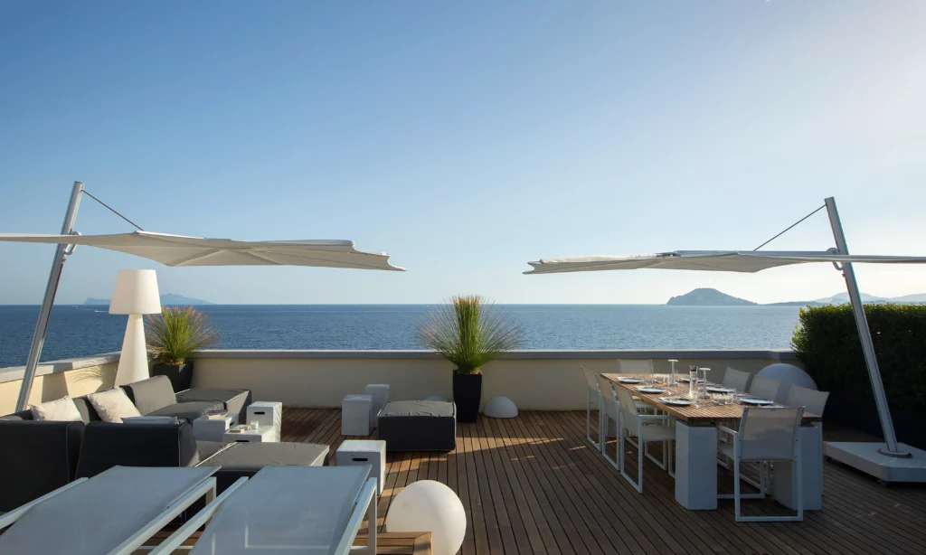 Hôtels et Yachts 82 Spectra - Ernesto Fusco - Sea Br (3)